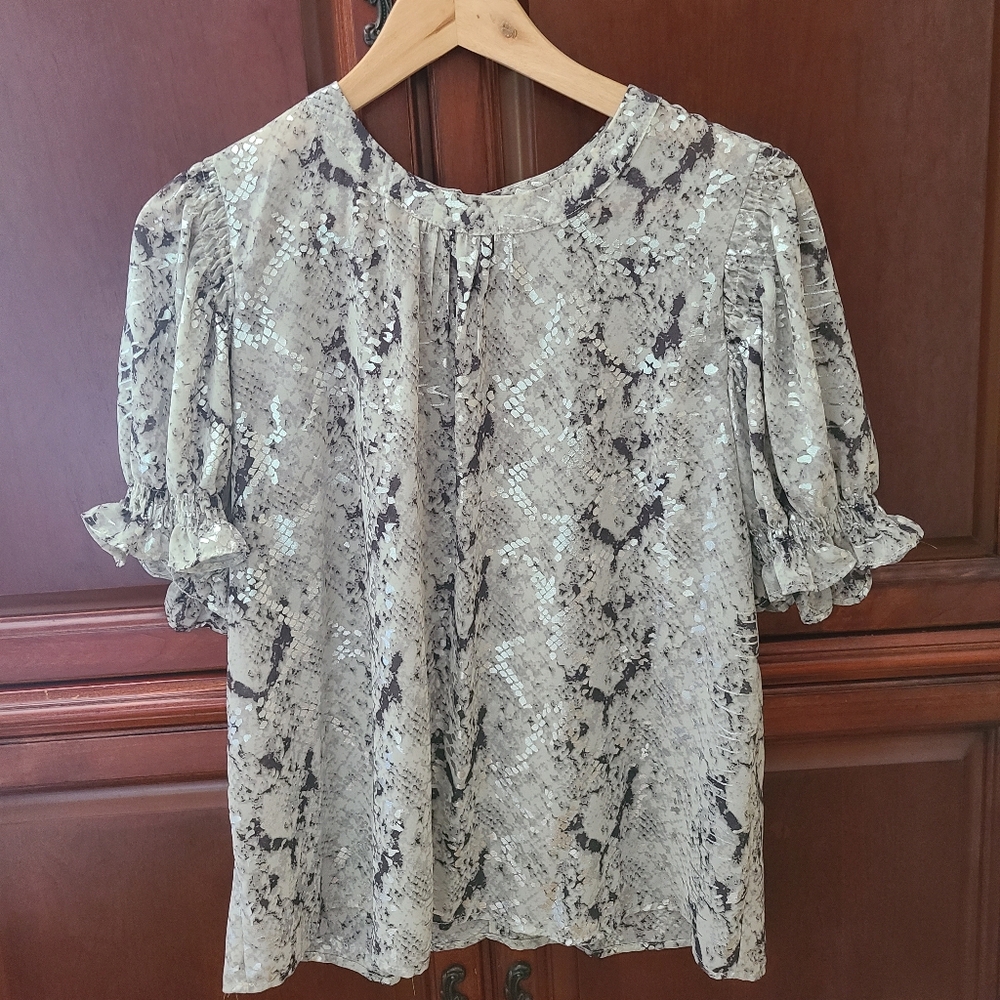 Women's blouse